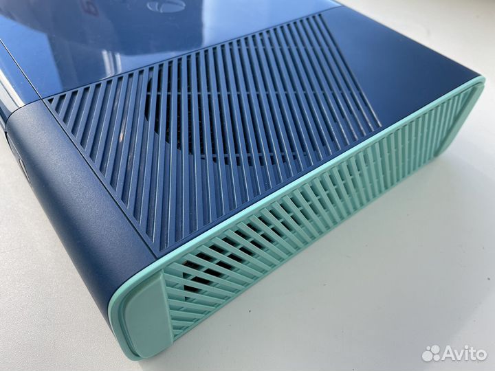 Xbox 360 E фрибут 500гб / Special Edition Blue