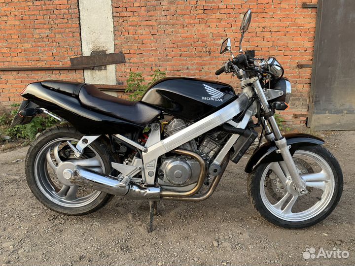 Мотоцикл дорожный honda bros nt400