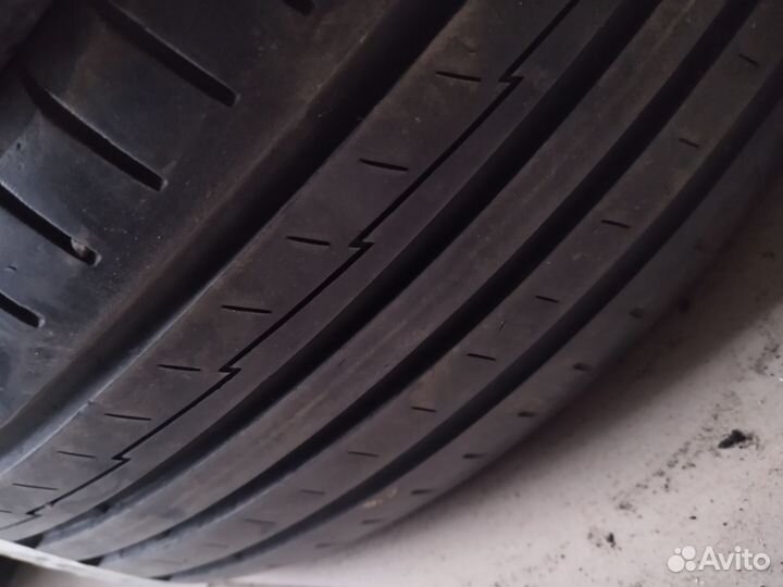 Yokohama BluEarth AE01 215/65 R17