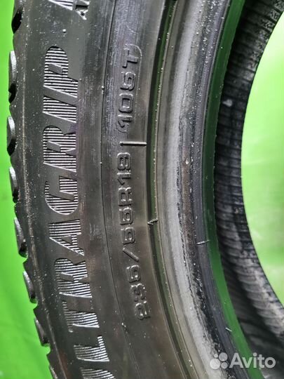 Goodyear UltraGrip Ice Arctic SUV 235/55 R19 106T