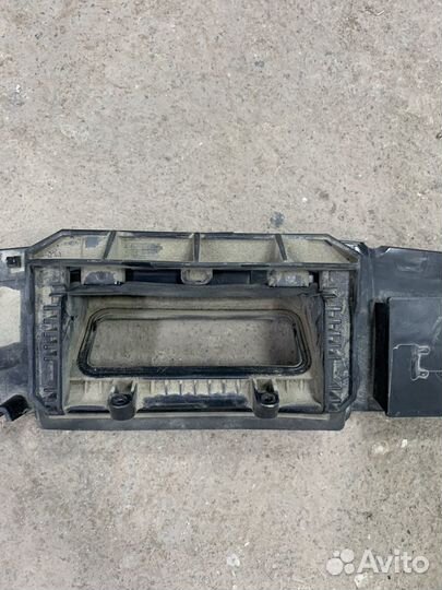 Насадка на замок крышки багажника Мерседес Е 212