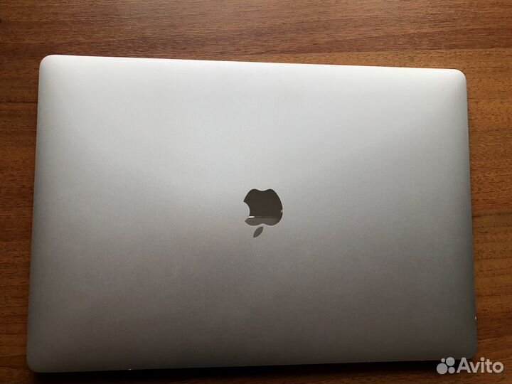 MacBook Pro 15 2017 Silver (Touchbar)