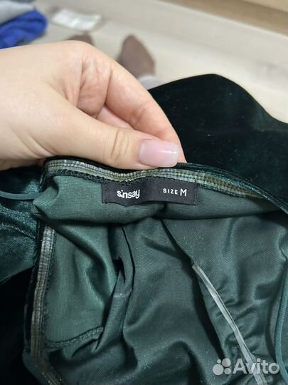 Бархатное платье мини изумрудное