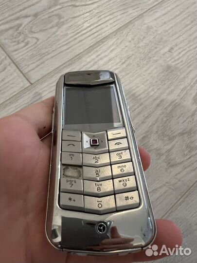 Кнопочный телефон vertu