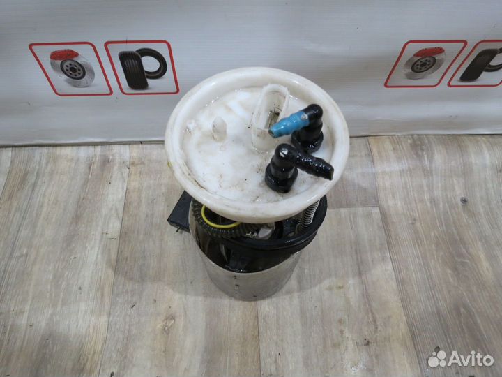 Насос топливный Volkswagen Polo