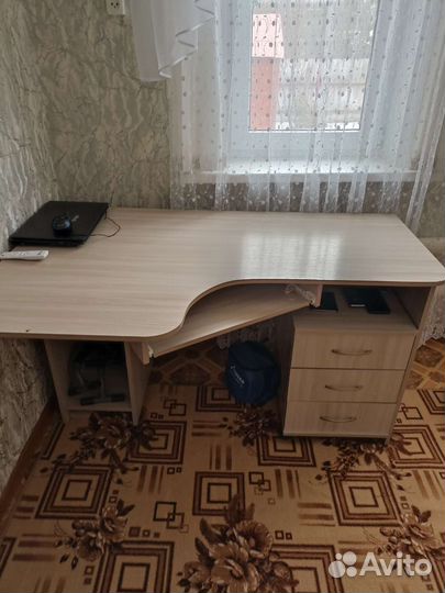 Компьютерный стол