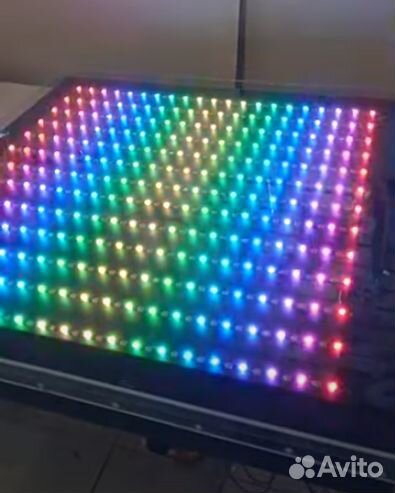 Новая модель стола для пирамиды шампанского