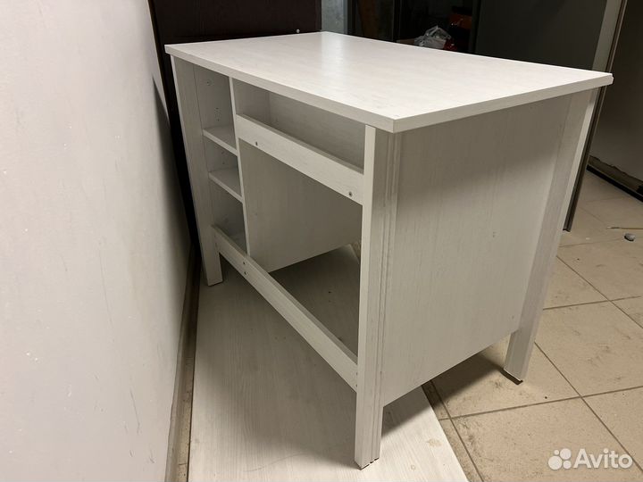 Компьютерный письменный стол IKEA Brusali