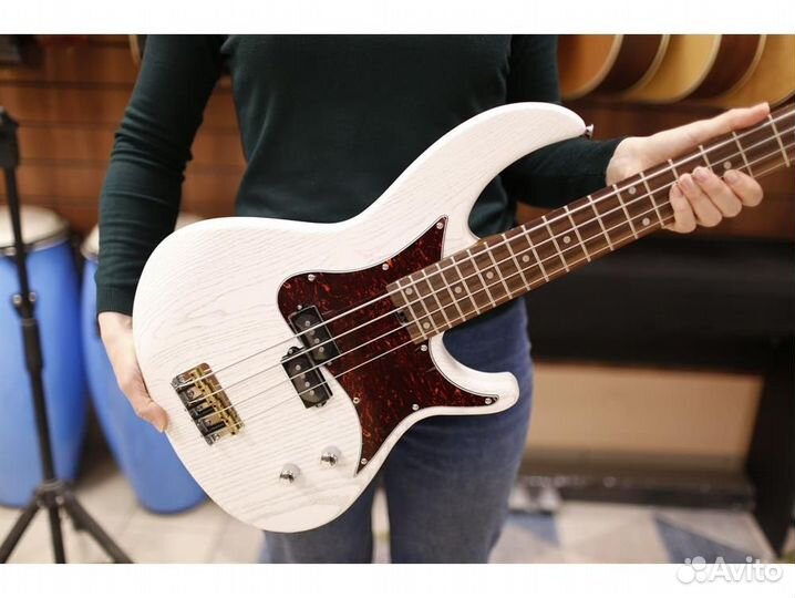 Aria 313-DR opwh - бас-гитара