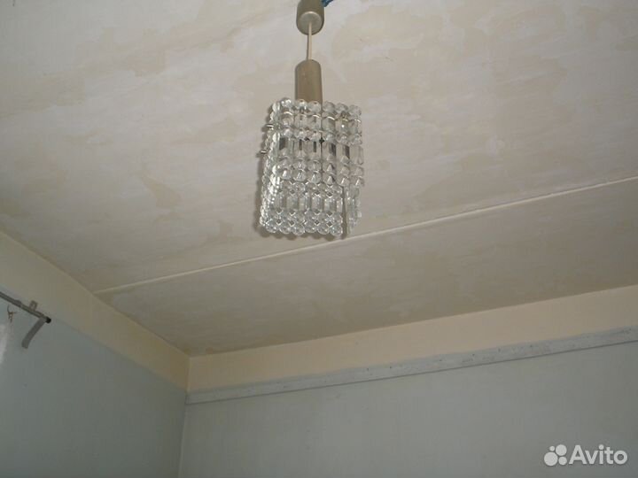 Люстры, лампа, фонарь