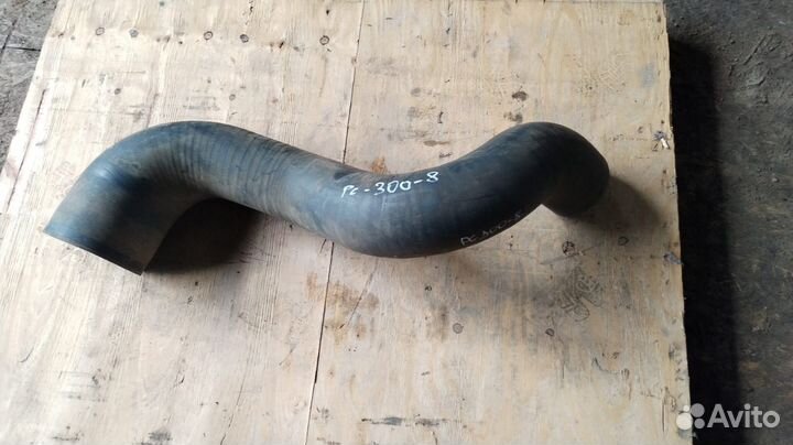 Патрубок воздушного фильтра Komatsu PC300-8