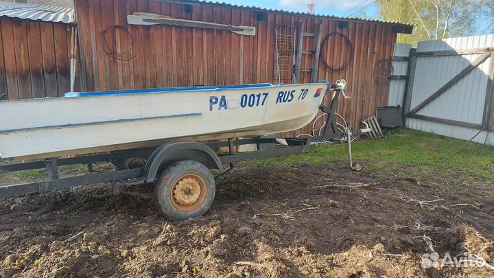 Лодка с мотором