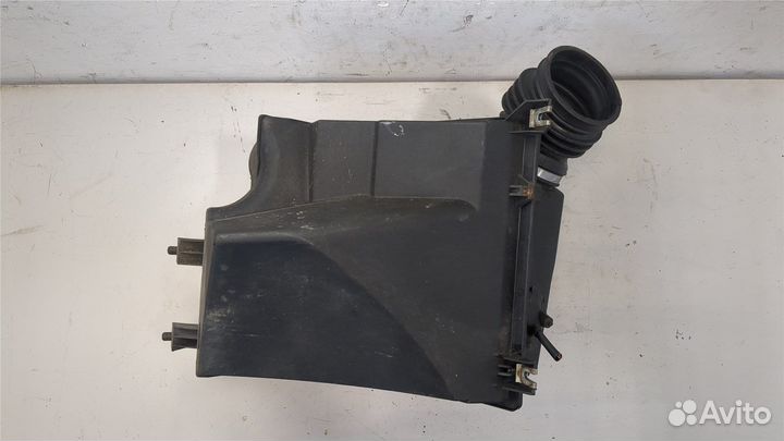 Корпус воздушного фильтра Audi A8 (D2), 1997