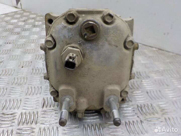 Редуктор задний на Subaru Forester 27011AB290