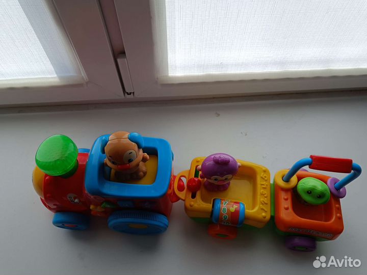 Паровозик умного щенка fisher-price
