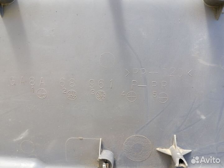 Обшивка двери багажника Mazda 626 (GE) 1992-97