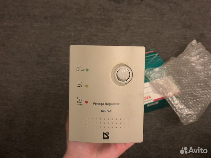 Стабилизатор напряжения defender real 600va