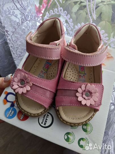 Босоножки для девочки новые
