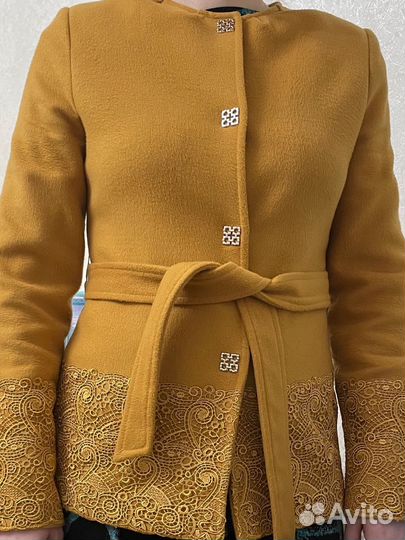 Короткое пальто