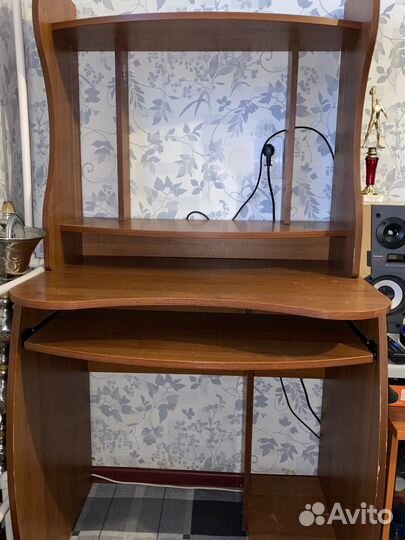 Компьютерный стол