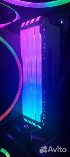 Оперативная память Corsair RGB PRO 16 гб (8x2)