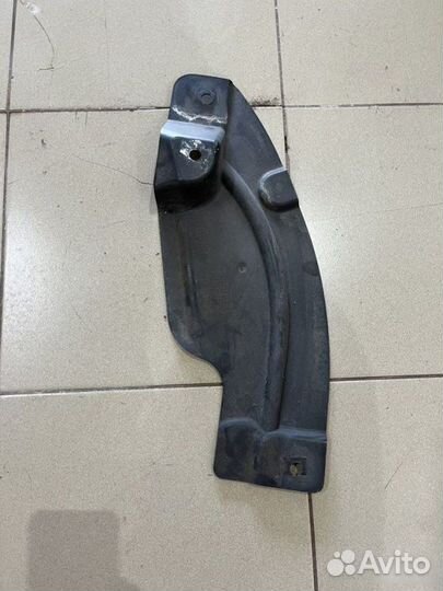 Облицовка днища кузова Bmw 3 E90