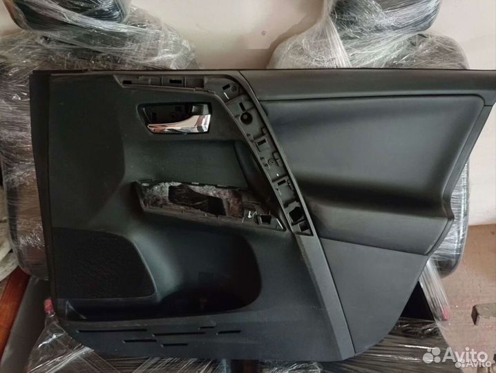 Toyota RAV4 40 - обшивка передней двери