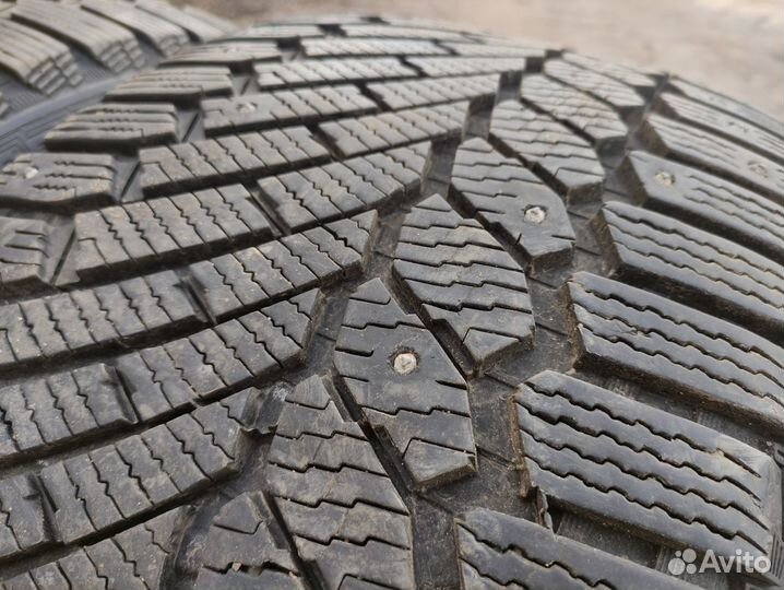 Gislaved Nord Frost 200 275/40 R20