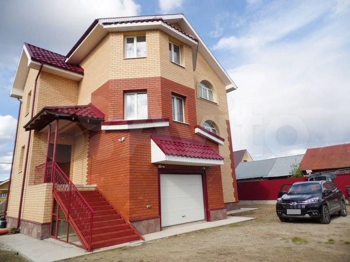 Коттедж 296,4 м² на участке 16,8 сот.