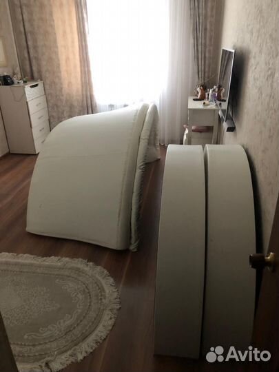 Круглая кровать матрасом