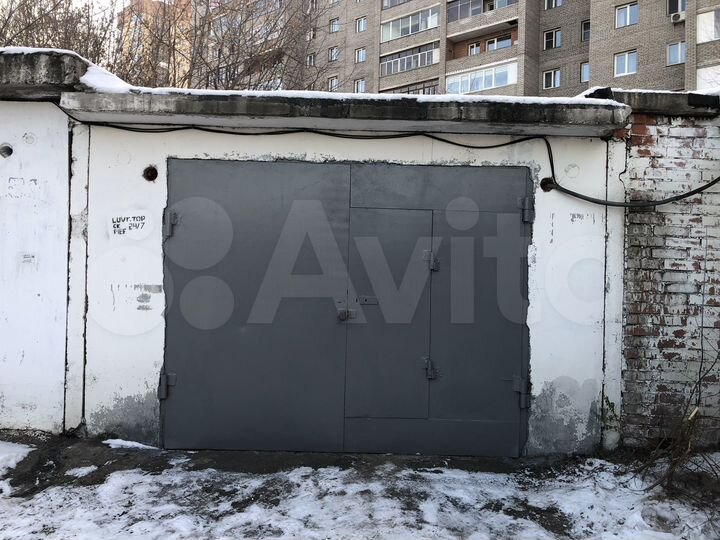 Гараж, > 30 м²