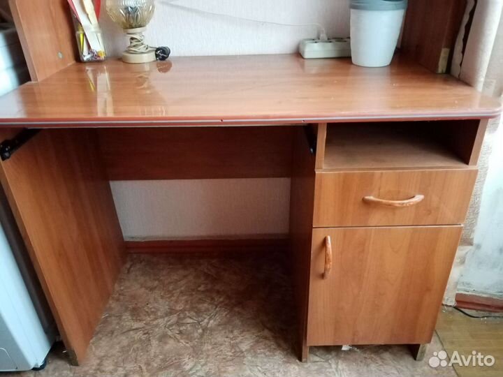 Стол комбинированный с полками