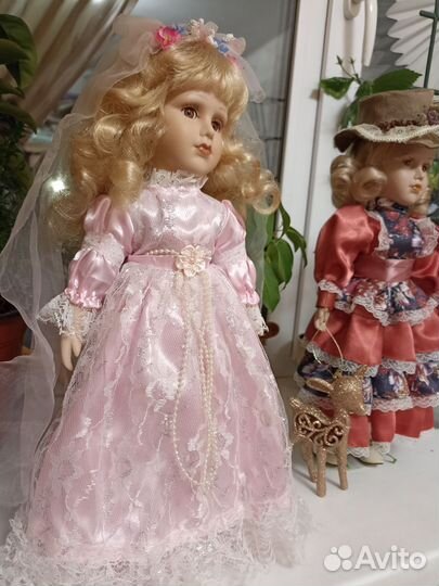 Куклы фарфоровые