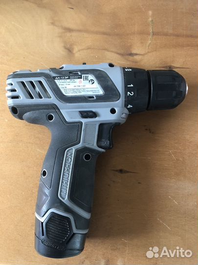 Шуруповерт интерскол