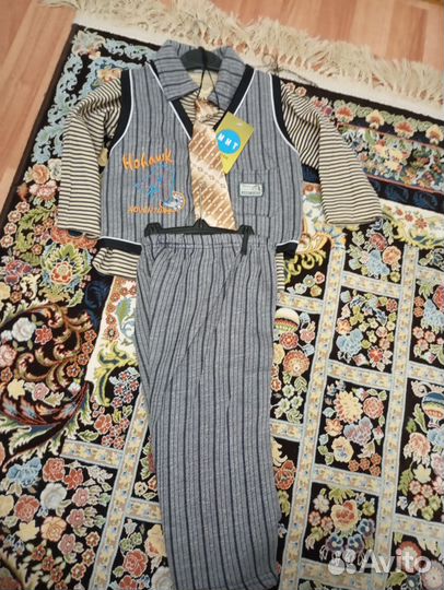 Костюм тройка