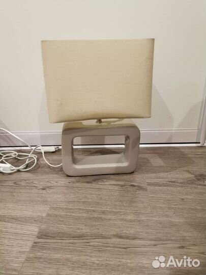 Лампа настольная