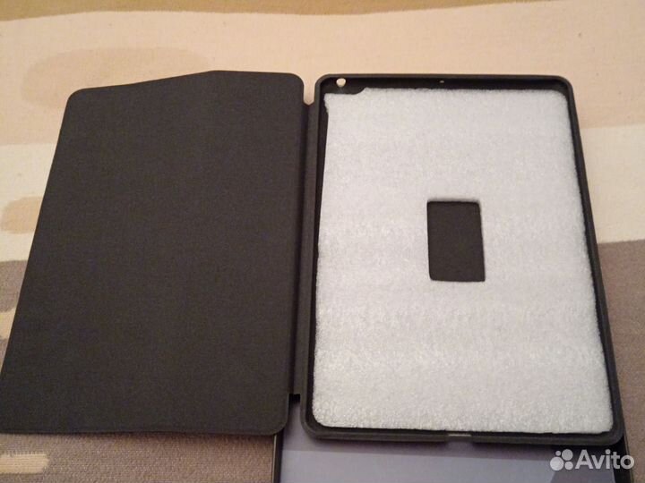 Чехол для iPad 9,7
