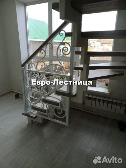 Красивая лестница в красивый дом