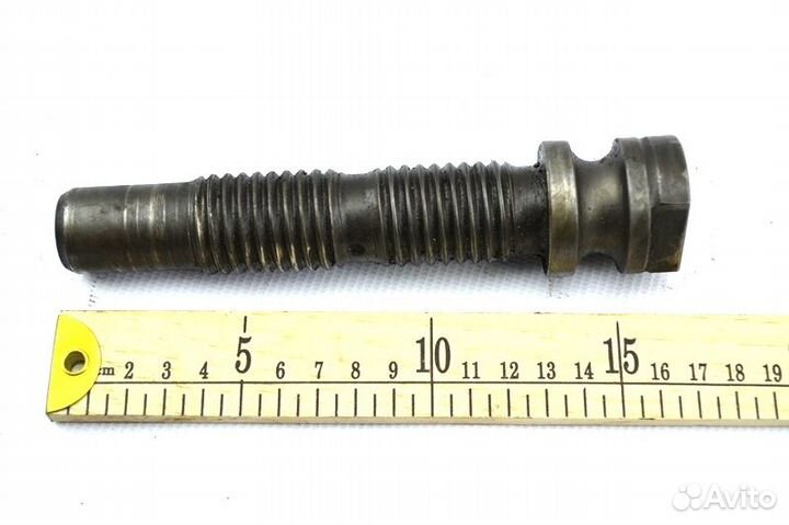 Болт рессорного кронштейна, передний мост scania R