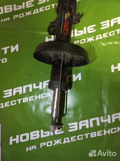 Передний амортизатор Opel Vectra B седан 1996