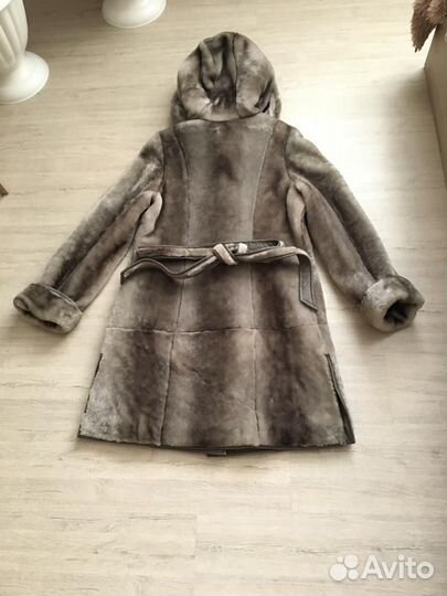 Шуба мутоновая с капюшоном 48 размер