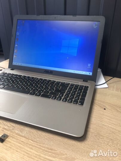 Ноутбук asus