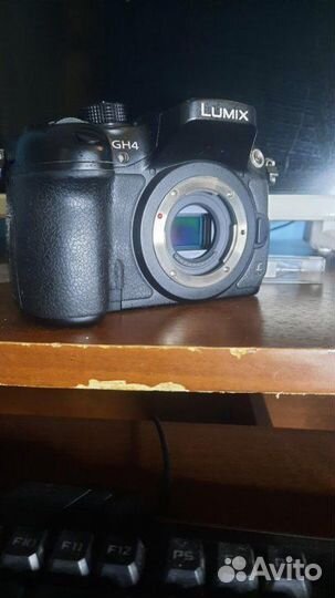 Фотоаппарат Panasonic Lumix DMC-GH4 Body