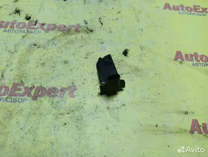 Расходомер воздуха Lexus LX570/Land Cruiser 200