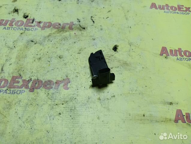 Расходомер воздуха Lexus LX570/Land Cruiser 200