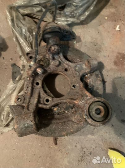 Поворотный кулак mitsubishi pajero Monbeo 3