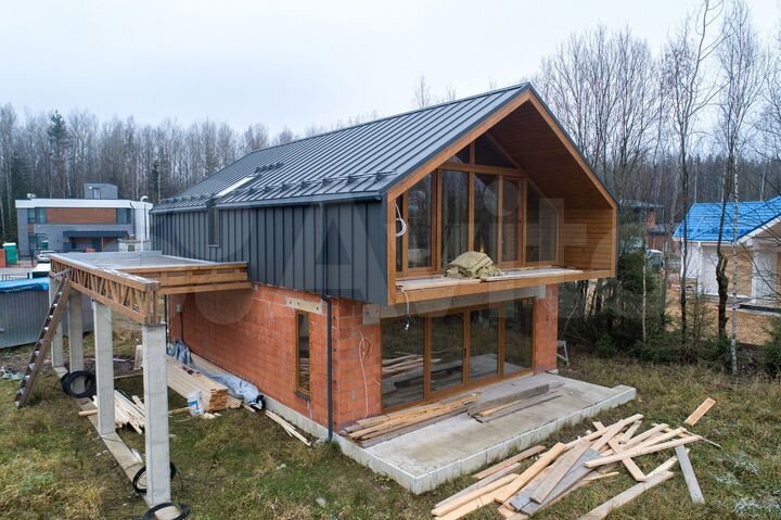 Коттедж 239 м² на участке 17 сот.