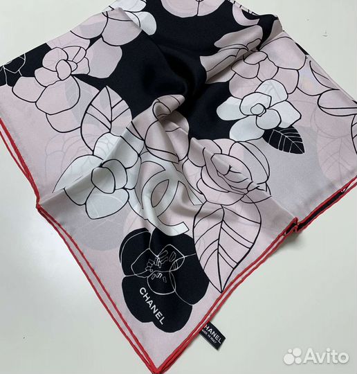 Шелковый платок chanel. Новый, оригинал