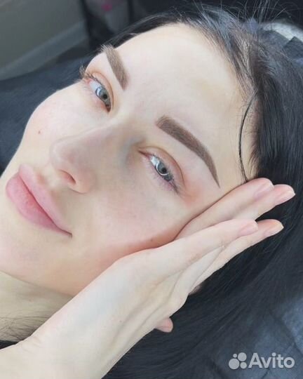 Перманентный макияж бровей