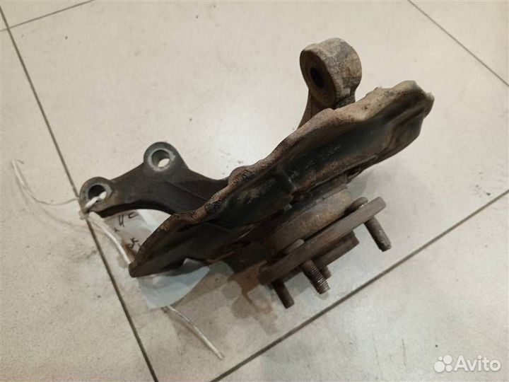 Кулак поворотный передний левый Toyota Camry XV40